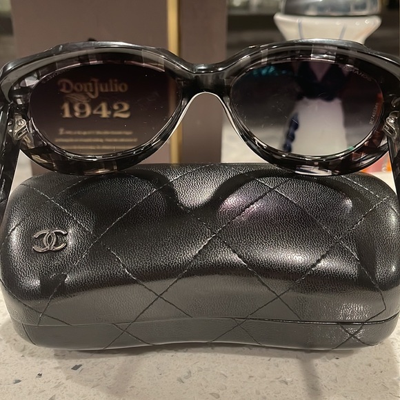 CHANEL SUNGLASSES - Picture 6 of 11